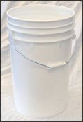 6.5 Gallon. 20 410 White Heavy Duty Plastic Pail