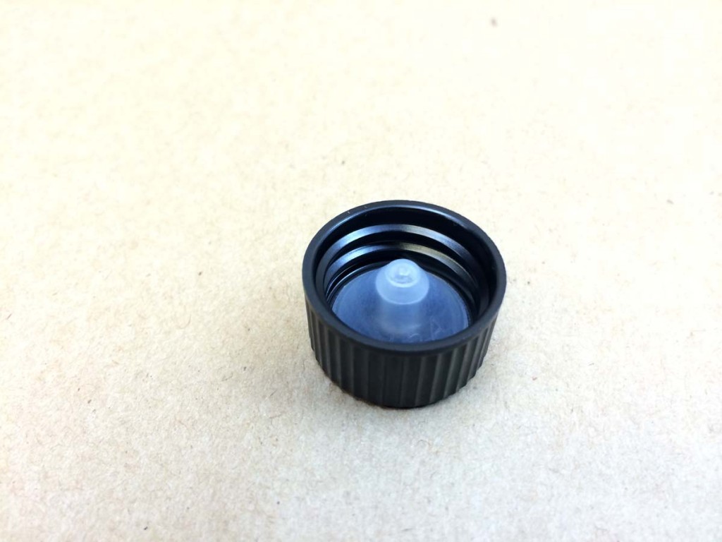     20 400 Black  Ribbed Sides/Smooth Top  Plastic   Cap