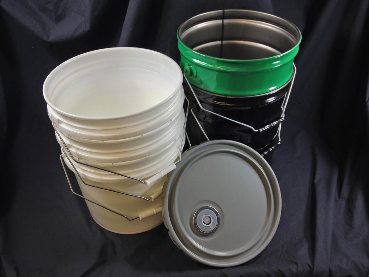 plastic buckets, plastic pails, metal buckets, steels pails, spouted metal cover