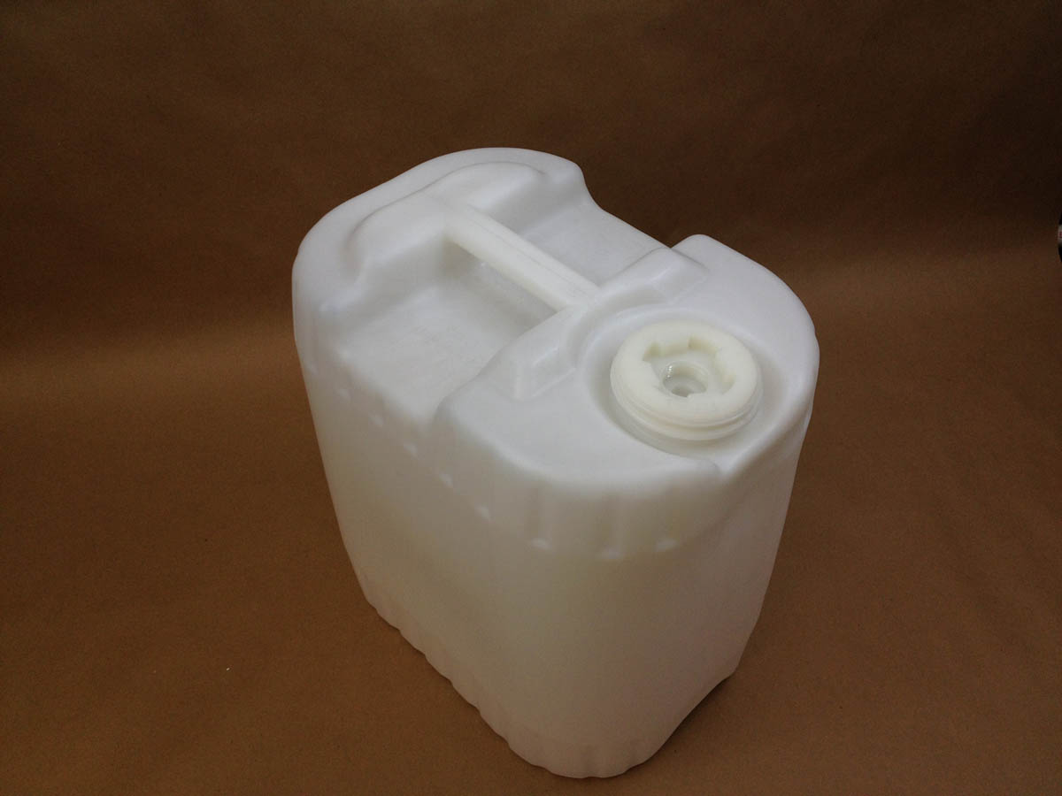 drum plug, 5 gallon tighthead pail, jerrycan, jerrican, carboy.