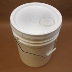 5 gallon plastic bucket, 70mm screw cap cover.
