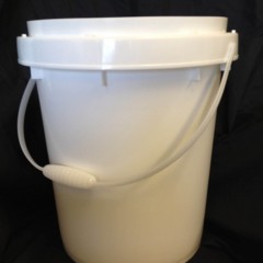 5 Gallon Plastic Pails for Recycling Waste