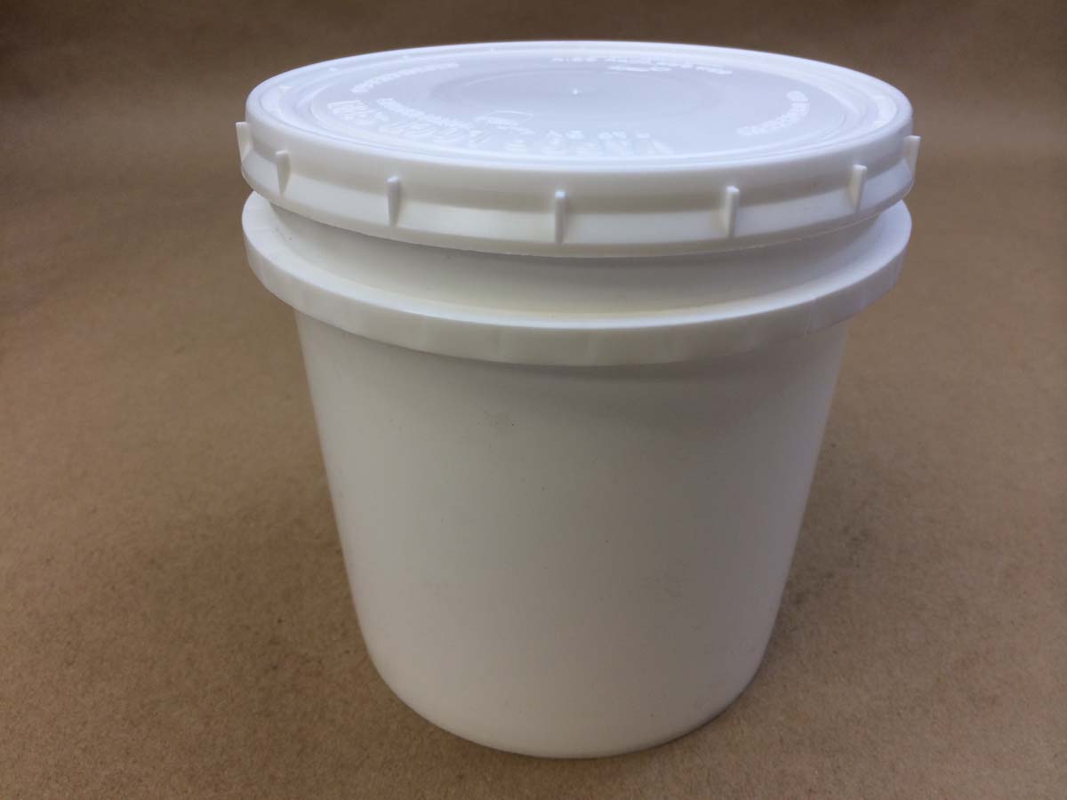 37 Ounce Vapor Lock With White Lid