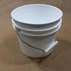 Plastic Oil & Grease Buckets and Pails